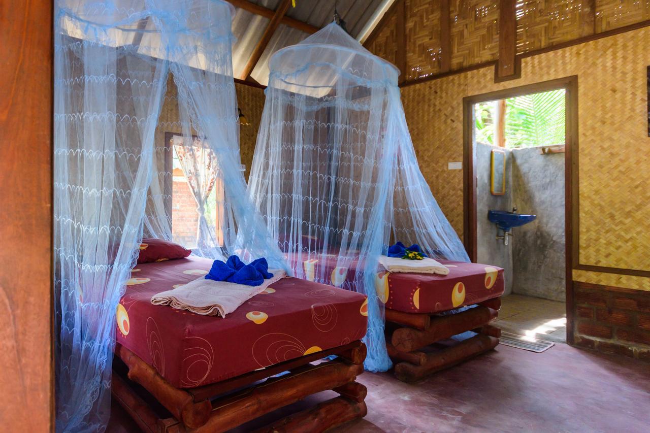 Rakkan Resort Ko Phra Thong Exterior photo